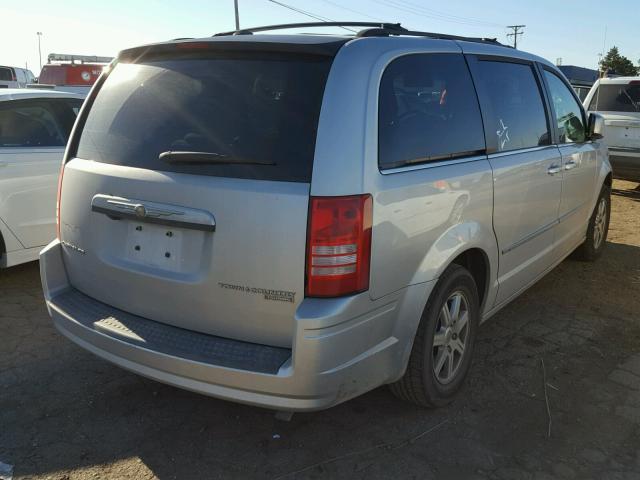 2A8HR54159R558057 - 2009 CHRYSLER TOWN & COU SILVER photo 4