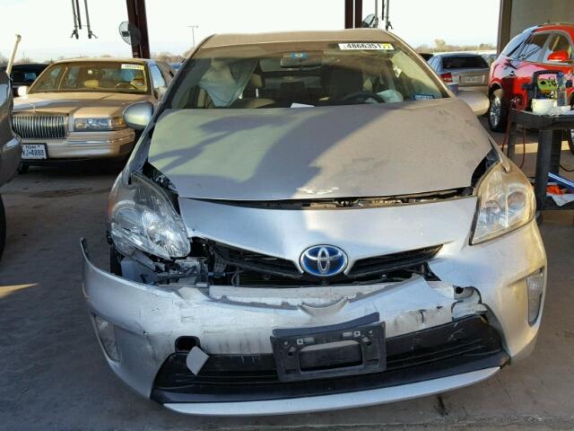 JTDKN3DU5D5585501 - 2013 TOYOTA PRIUS SILVER photo 9