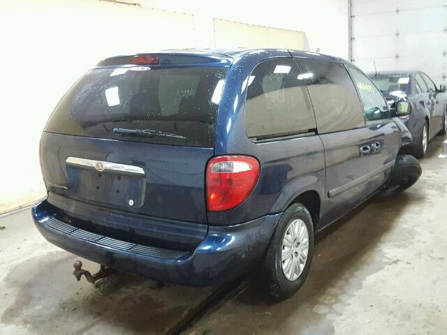 1C4GP45R95B411028 - 2005 CHRYSLER TOWN & COU BLUE photo 4