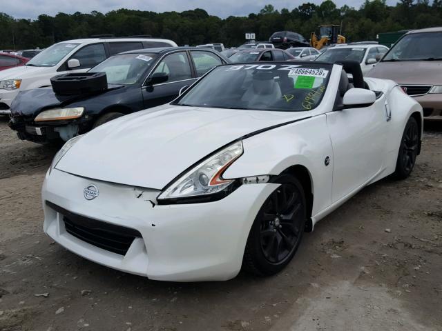 JN1AZ4FH5AM303965 - 2010 NISSAN 370Z WHITE photo 2