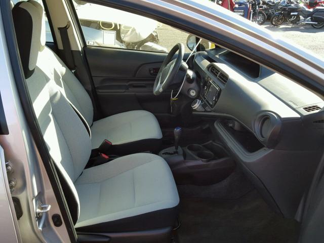 JTDKDTB37G1130528 - 2016 TOYOTA PRIUS C SILVER photo 5