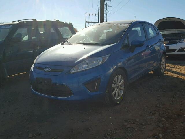 3FADP4EJ6CM101945 - 2012 FORD FIESTA SE BLUE photo 2