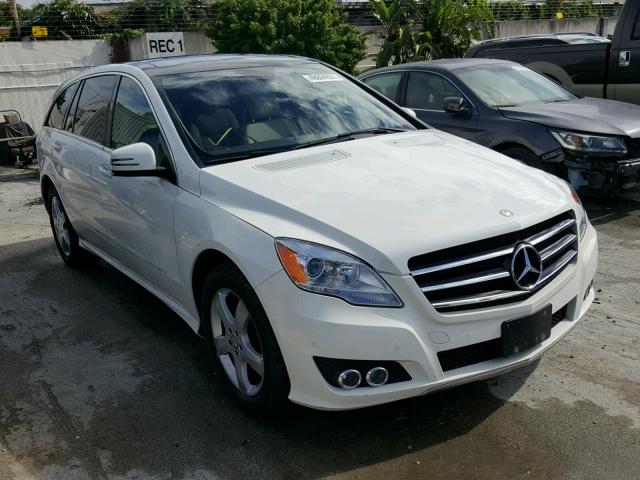 4JGCB6FE4BA130823 - 2011 MERCEDES-BENZ R 350 4MAT WHITE photo 1
