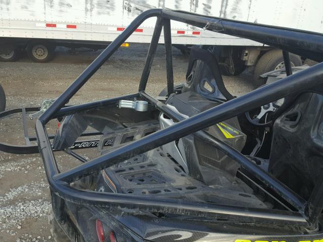 3JBPDAR29GJ000121 - 2016 CAN-AM MAVERICK 1 BLACK photo 6