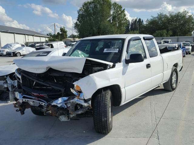 1GTEC19T15Z223893 - 2005 GMC NEW SIERRA WHITE photo 2