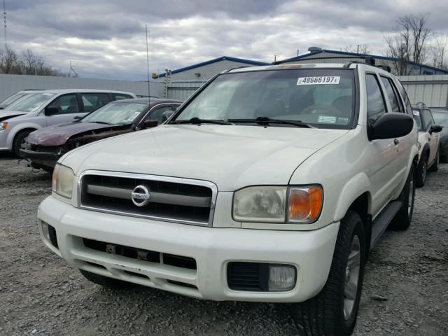 JN8DR09Y32W714807 - 2002 NISSAN PATHFINDER WHITE photo 2