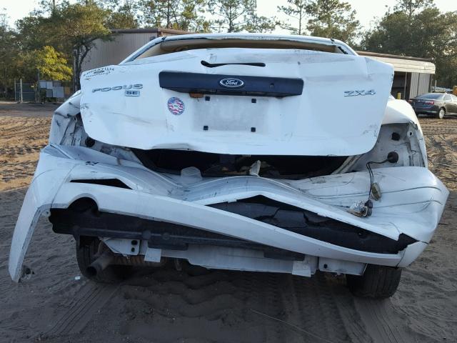 1FAHP34N86W159849 - 2006 FORD FOCUS ZX4 WHITE photo 9