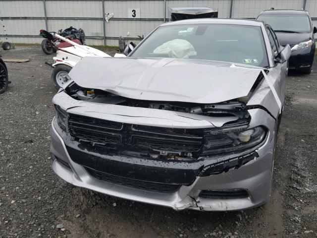 2C3CDXCT5JH196129 - 2018 DODGE CHARGER R/ GRAY photo 2