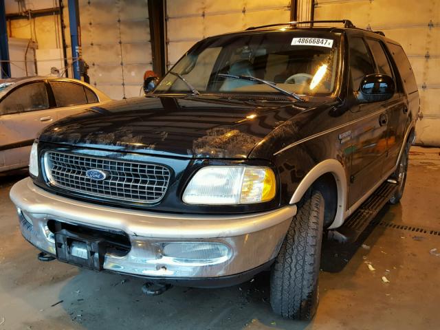 1FMPU18LXWLB50918 - 1998 FORD EXPEDITION BLACK photo 2