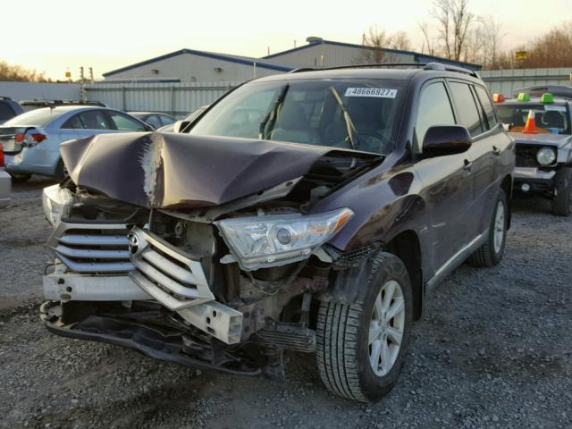 5TDBK3EH3DS248832 - 2013 TOYOTA HIGHLANDER MAROON photo 2