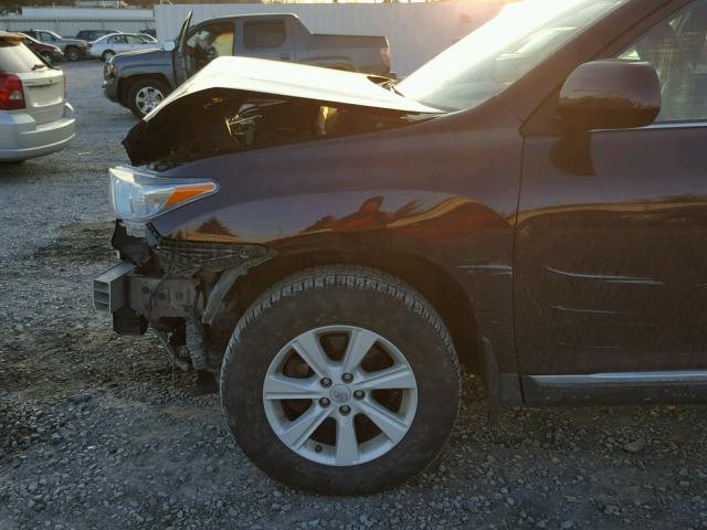 5TDBK3EH3DS248832 - 2013 TOYOTA HIGHLANDER MAROON photo 9