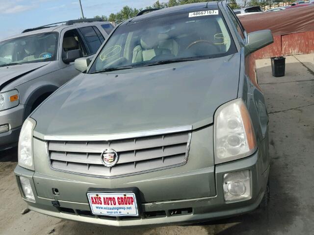 1GYEE637050161081 - 2005 CADILLAC SRX GREEN photo 9