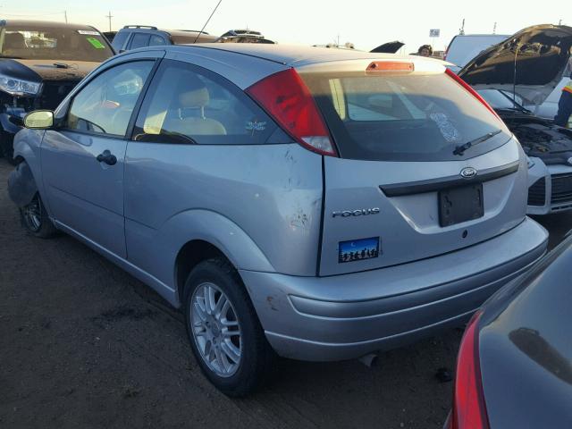 1FAFP31N77W252570 - 2007 FORD FOCUS ZX3 SILVER photo 3