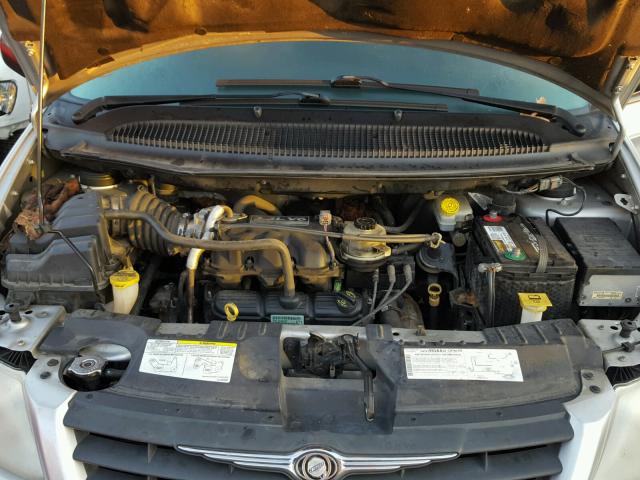 1A4GP45R56B746220 - 2006 CHRYSLER TOWN & COU SILVER photo 7