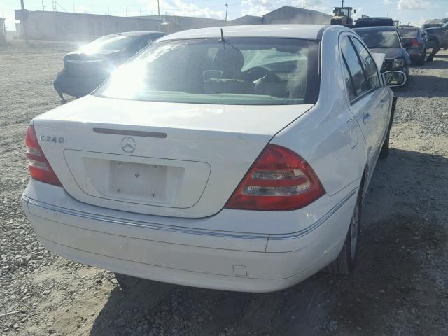 WDBRF61J02F218437 - 2002 MERCEDES-BENZ C 240 WHITE photo 4