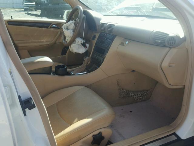 WDBRF61J02F218437 - 2002 MERCEDES-BENZ C 240 WHITE photo 5