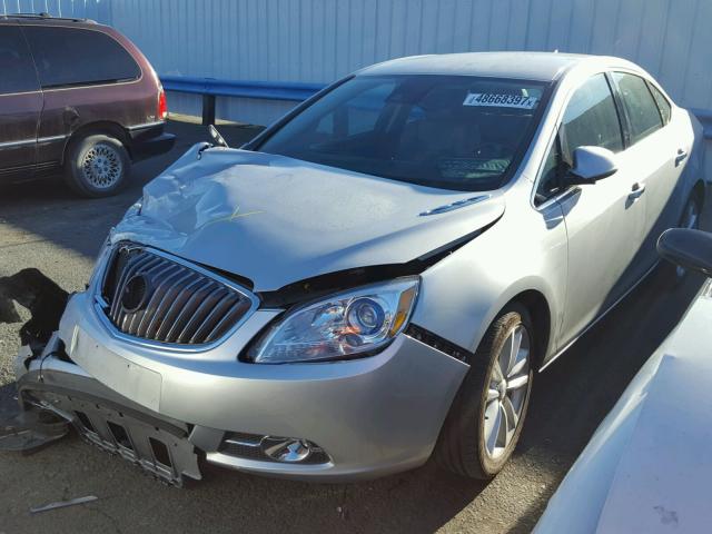 1G4PR5SK6E4146043 - 2014 BUICK VERANO CON SILVER photo 2