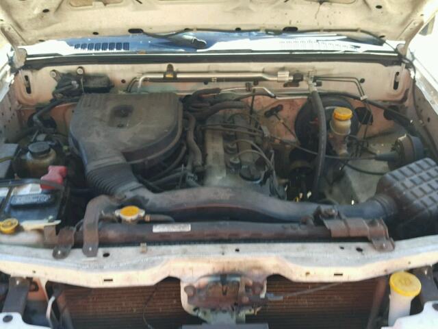 1N6DD26S42C368416 - 2002 NISSAN FRONTIER K WHITE photo 7