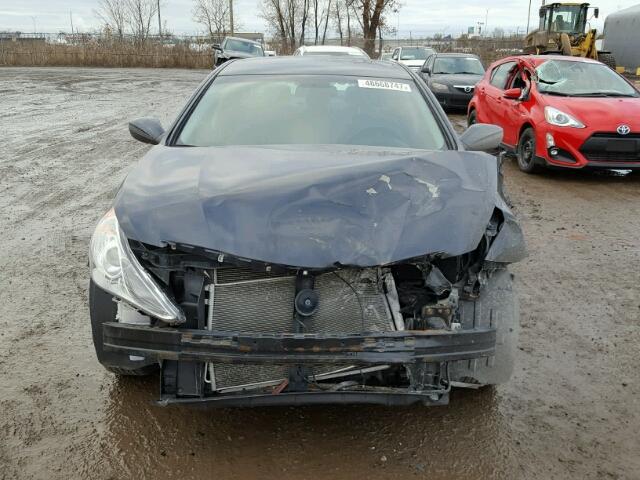 5NPEB4AC7BH133490 - 2011 HYUNDAI SONATA GLS CHARCOAL photo 9