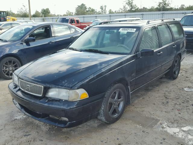 YV1LW524XW2516222 - 1998 VOLVO V70 R BLACK photo 2