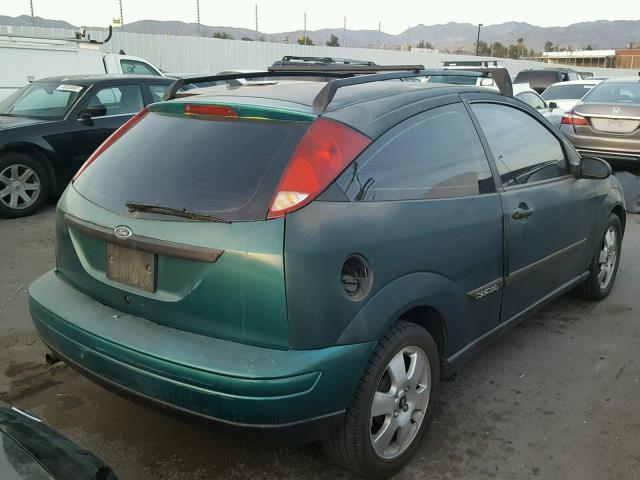 3FAFP3130YR225326 - 2000 FORD FOCUS ZX3 GREEN photo 4