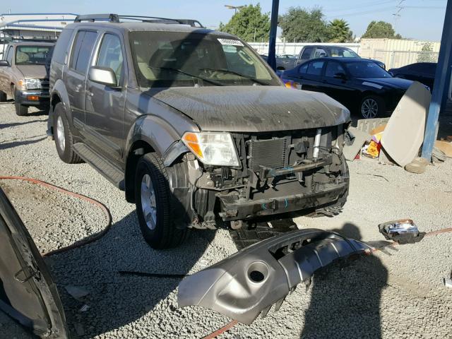 5N1AR18U25C763792 - 2005 NISSAN PATHFINDER GOLD photo 1