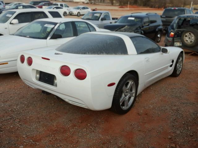 1G1YY22G2W5101045 - 1998 CHEVROLET CORVETTE WHITE photo 4