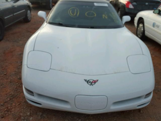 1G1YY22G2W5101045 - 1998 CHEVROLET CORVETTE WHITE photo 9