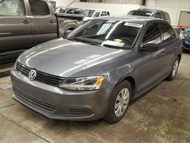 3VW2K7AJ9EM302505 - 2014 VOLKSWAGEN JETTA BASE GRAY photo 2