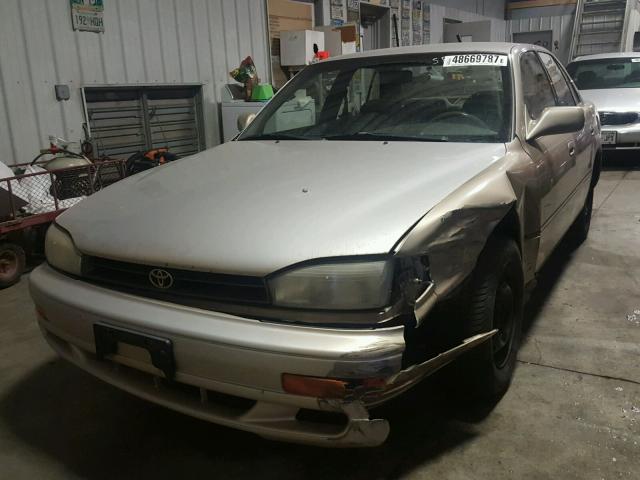 4T1SK12E6RU858415 - 1994 TOYOTA CAMRY LE TAN photo 2