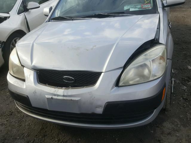 KNADE123676235202 - 2007 KIA RIO BASE SILVER photo 9