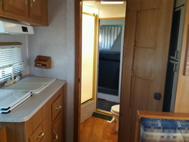 13SLD372411LA3387 - 2001 SUND HORSE TRLR WHITE photo 6