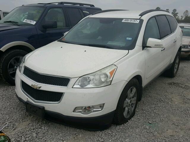 1GNKRGED0BJ122686 - 2011 CHEVROLET TRAVERSE L WHITE photo 2