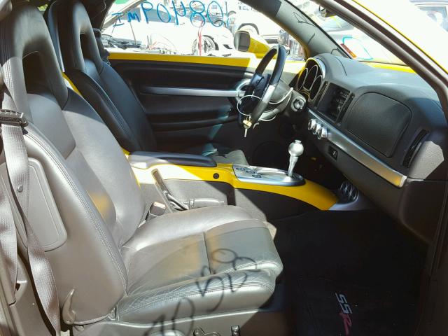 1GCES14P34B111102 - 2004 CHEVROLET SSR 黄色 照片 5