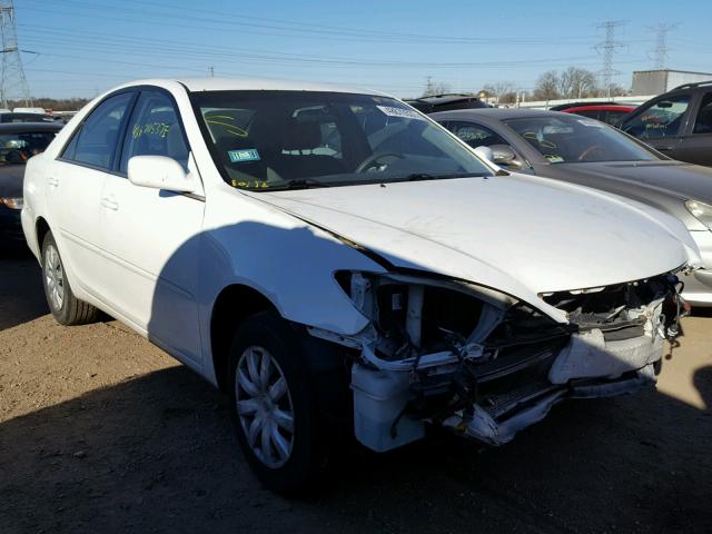 4T1BE32K25U434930 - 2005 TOYOTA CAMRY LE WHITE photo 1