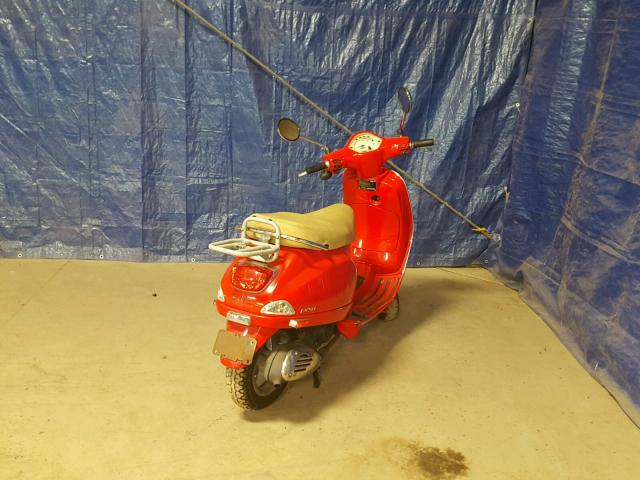 ZAPC386B5A5010912 - 2010 VESPA LX 50 RED photo 4