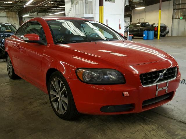 YV1672MC8AJ093877 - 2010 VOLVO C70 T5 RED photo 1