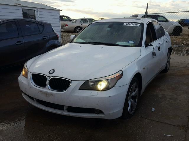 WBANA53535B858269 - 2005 BMW 525 I WHITE photo 2