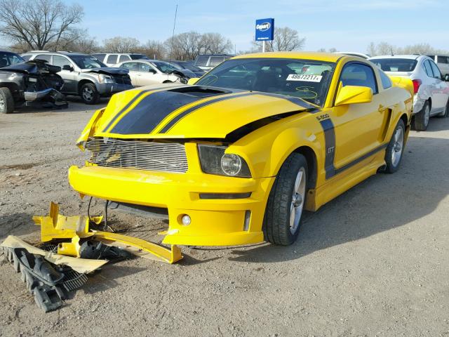 1ZVFT82H465230152 - 2006 FORD MUSTANG GT YELLOW photo 2