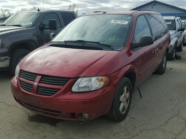 2D4GP44L77R345454 - 2007 DODGE GRAND CARA RED photo 2