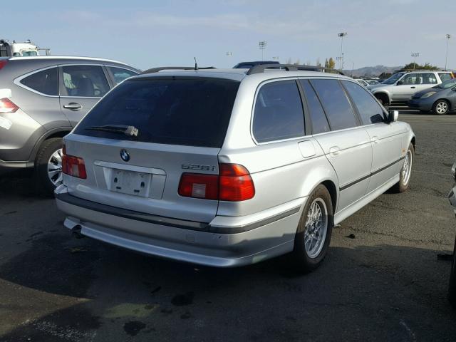 WBADP6342YBV64910 - 2000 BMW 528 IT AUT SILVER photo 4