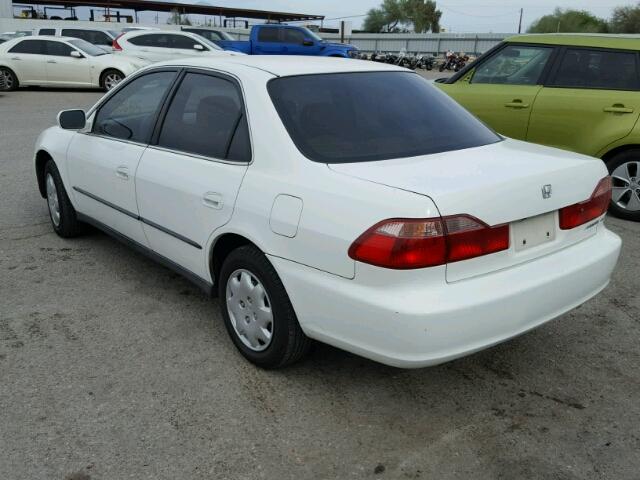 JHMCG6658XC023886 - 1999 HONDA ACCORD LX WHITE photo 3