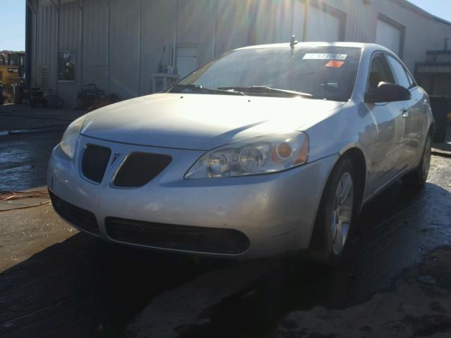 1G2ZG57B394124636 - 2009 PONTIAC G6 SILVER photo 2