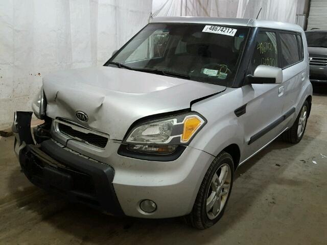 KNDJT2A24A7169809 - 2010 KIA SOUL + SILVER photo 2