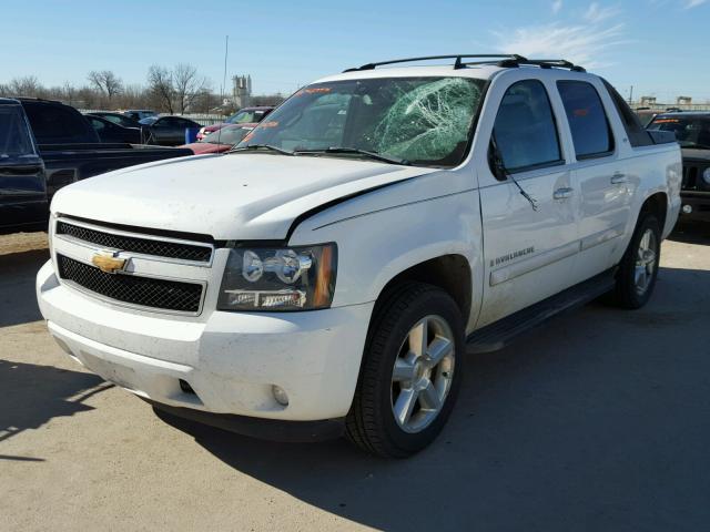 3GNFK12387G138786 - 2007 CHEVROLET AVALANCHE WHITE photo 2