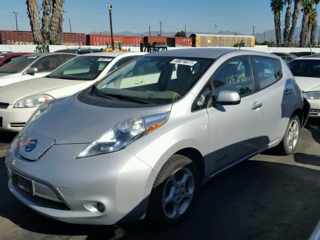 JN1AZ0CP0BT007554 - 2011 NISSAN LEAF SV SILVER photo 2