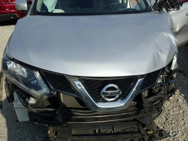 KNMAT2MV6FP509457 - 2015 NISSAN ROGUE S SILVER photo 7