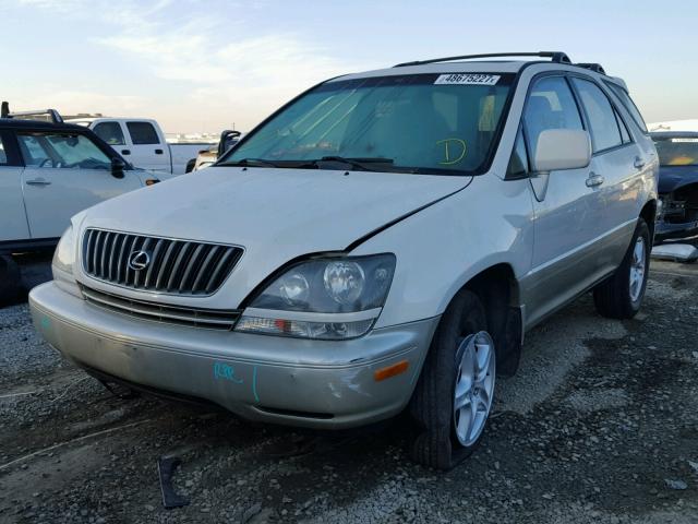 JT6GF10U7Y0055926 - 2000 LEXUS RX 300 WHITE photo 2