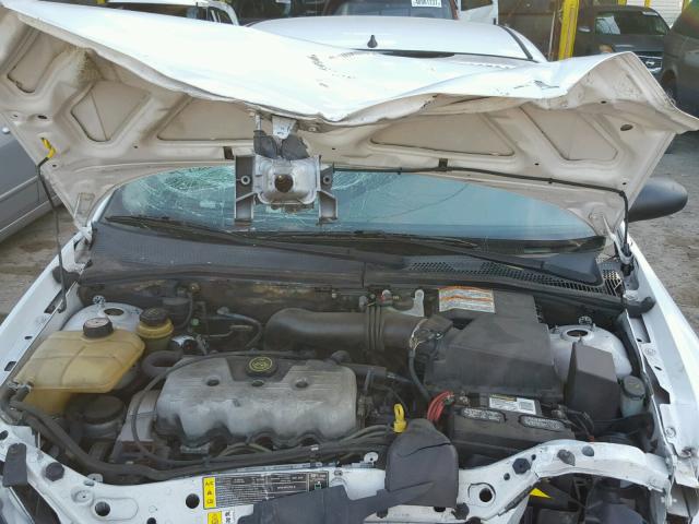 1FAFP33P0YW242477 - 2000 FORD FOCUS LX WHITE photo 7