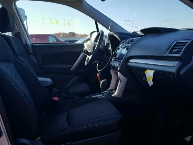 JF2SJADC8GH437841 - 2016 SUBARU FORESTER 2 SILVER photo 5